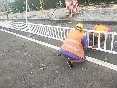 道路護欄施工方案基地施工方法